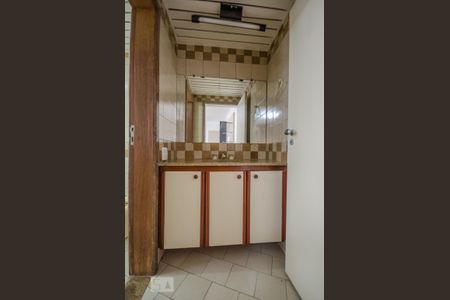 Apartamento à venda com 195m², 3 quartos e 2 vagas Apartamento à venda com 195m², 3 quartos e 2 vagasBANHEIRO SUÍTE