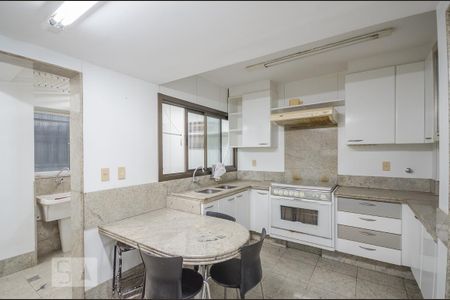 Apartamento à venda com 195m², 3 quartos e 2 vagas Apartamento à venda com 195m², 3 quartos e 2 vagasCOZINHA