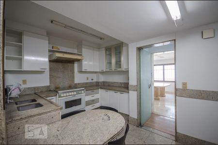 Apartamento à venda com 195m², 3 quartos e 2 vagas Apartamento à venda com 195m², 3 quartos e 2 vagasCOZINHA