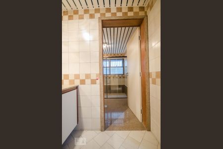 Apartamento à venda com 195m², 3 quartos e 2 vagas Apartamento à venda com 195m², 3 quartos e 2 vagasBANHEIRO SOCIAL