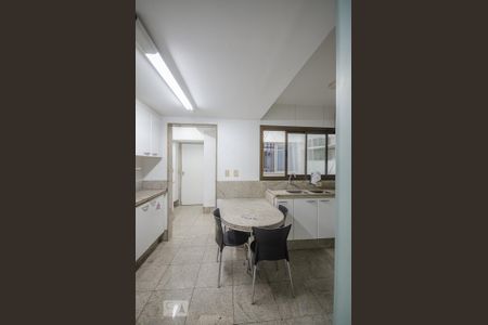Apartamento à venda com 195m², 3 quartos e 2 vagas Apartamento à venda com 195m², 3 quartos e 2 vagasCOZINHA