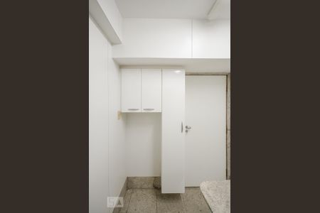 Apartamento à venda com 195m², 3 quartos e 2 vagas Apartamento à venda com 195m², 3 quartos e 2 vagasÁREA DE SERVIÇO