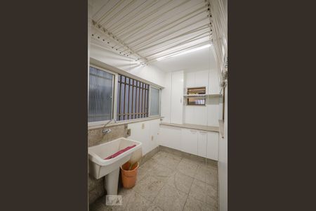 Apartamento à venda com 195m², 3 quartos e 2 vagas Apartamento à venda com 195m², 3 quartos e 2 vagasÁREA DE SERVIÇO