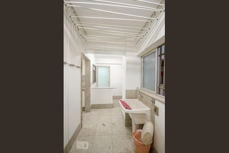 Apartamento à venda com 195m², 3 quartos e 2 vagas Apartamento à venda com 195m², 3 quartos e 2 vagasÁREA DE SERVIÇO