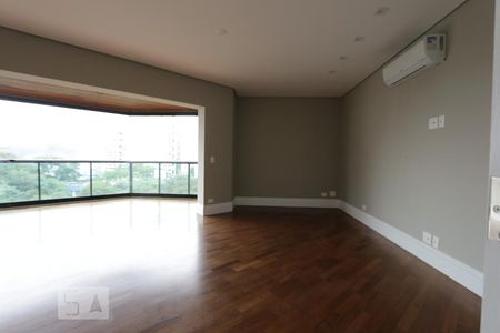saleta ou quarto reversível de apartamento para alugar com 4 quartos, 467m² em Real Parque, São Paulo