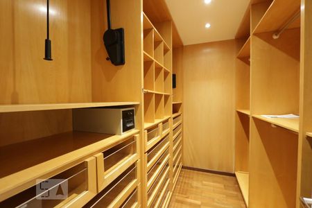 Apartamento para alugar com 467m², 4 quartos e 5 vagascloset 1 suite 4