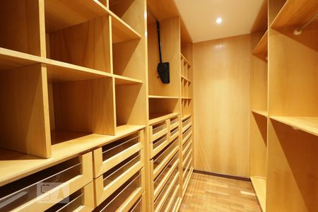 Apartamento para alugar com 467m², 4 quartos e 5 vagascloset 2 suite 4