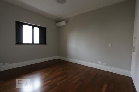 Apartamento para alugar com 467m², 4 quartos e 5 vagassuite