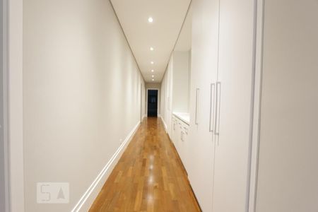 corredor de apartamento para alugar com 4 quartos, 467m² em Real Parque, São Paulo
