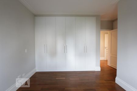 Apartamento para alugar com 467m², 4 quartos e 5 vagassuite