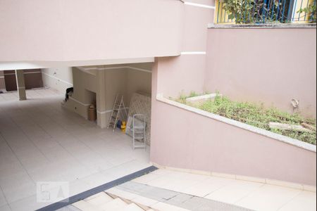 Garagem  de casa à venda com 5 quartos, 350m² em Vila Guaca, São Paulo