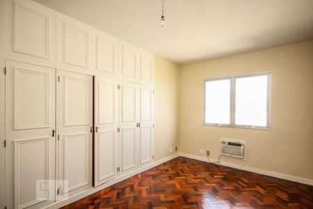 Apartamento para alugar com 300m², 4 quartos e 3 vagas Apartamento para alugar com 300m², 4 quartos e 3 vagasSuite