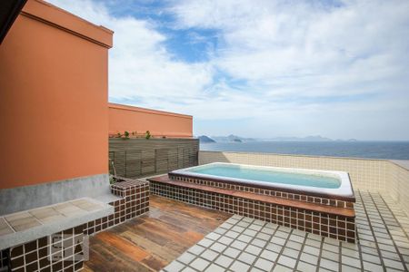 Apartamento para alugar com 300m², 4 quartos e 3 vagas Apartamento para alugar com 300m², 4 quartos e 3 vagasVaranda