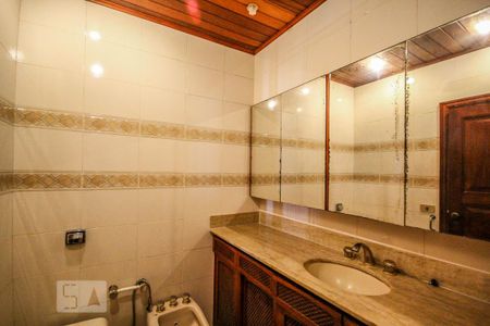 Apartamento para alugar com 300m², 4 quartos e 3 vagas Apartamento para alugar com 300m², 4 quartos e 3 vagasBanheiro Social