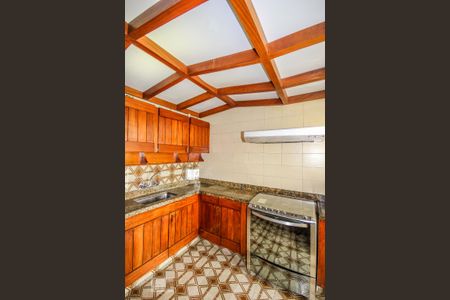 Apartamento para alugar com 300m², 4 quartos e 3 vagas Apartamento para alugar com 300m², 4 quartos e 3 vagasCozinha