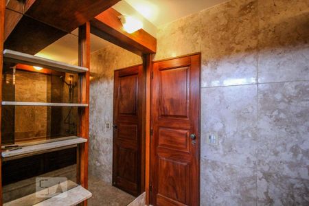 Apartamento para alugar com 300m², 4 quartos e 3 vagas Apartamento para alugar com 300m², 4 quartos e 3 vagasSuite