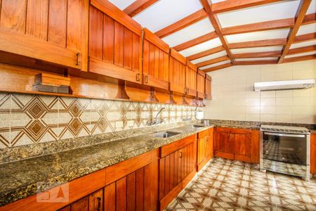 Apartamento para alugar com 300m², 4 quartos e 3 vagas Apartamento para alugar com 300m², 4 quartos e 3 vagasCozinha