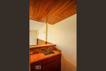 Apartamento para alugar com 300m², 4 quartos e 3 vagas Apartamento para alugar com 300m², 4 quartos e 3 vagasSala de Estar