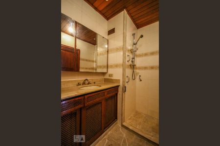 Apartamento para alugar com 300m², 4 quartos e 3 vagas Apartamento para alugar com 300m², 4 quartos e 3 vagasBanheiro Social