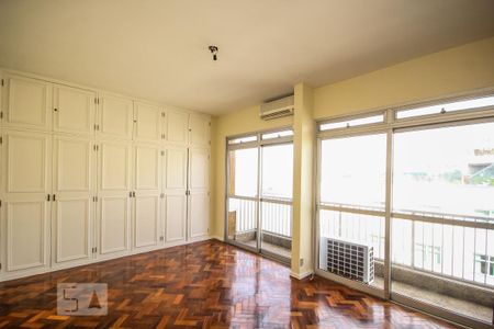 Apartamento para alugar com 300m², 4 quartos e 3 vagas Apartamento para alugar com 300m², 4 quartos e 3 vagasQuarto 1