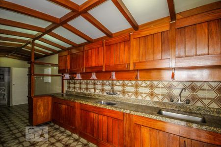 Apartamento para alugar com 300m², 4 quartos e 3 vagas Apartamento para alugar com 300m², 4 quartos e 3 vagasCozinha