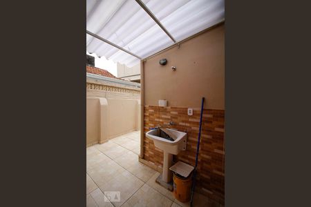 Casa à venda com 72m², 1 quarto e sem vagaQuintal