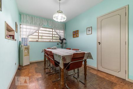 Casa para alugar com 306m², 4 quartos e 4 vagas Casa para alugar com 306m², 4 quartos e 4 vagasCopa