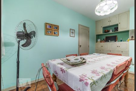 Casa para alugar com 306m², 4 quartos e 4 vagas Casa para alugar com 306m², 4 quartos e 4 vagasCopa