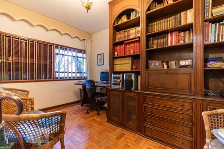 Casa para alugar com 306m², 4 quartos e 4 vagas Casa para alugar com 306m², 4 quartos e 4 vagasEscritório