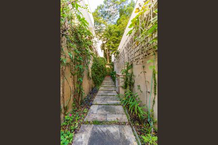 Casa para alugar com 306m², 4 quartos e 4 vagas Casa para alugar com 306m², 4 quartos e 4 vagasÁrea Lateral Externa