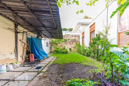 Casa para alugar com 306m², 4 quartos e 4 vagas Casa para alugar com 306m², 4 quartos e 4 vagasQuintal e Garagem Aberta