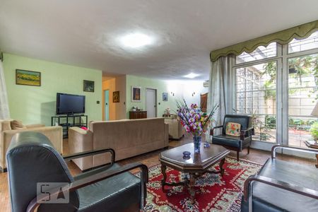 Casa para alugar com 306m², 4 quartos e 4 vagas Casa para alugar com 306m², 4 quartos e 4 vagasSala