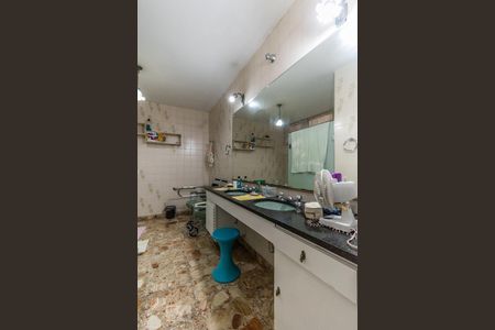 Casa para alugar com 306m², 4 quartos e 4 vagas Casa para alugar com 306m², 4 quartos e 4 vagasSuíte - Banheiro