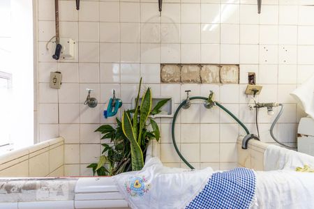 Casa para alugar com 306m², 4 quartos e 4 vagas Casa para alugar com 306m², 4 quartos e 4 vagasLavanderia - Detalhe