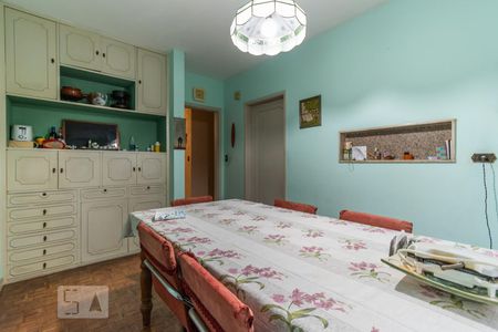 Casa para alugar com 306m², 4 quartos e 4 vagas Casa para alugar com 306m², 4 quartos e 4 vagasCopa