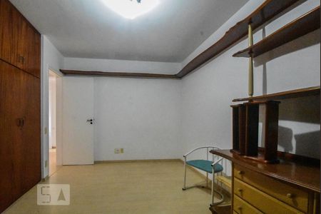 Apartamento à venda com 135m², 3 quartos e 2 vagasQuarto 02