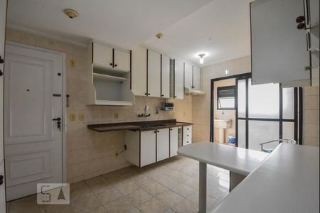 Apartamento à venda com 135m², 3 quartos e 2 vagasCozinha