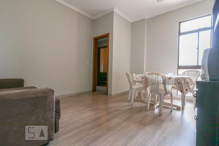 Sala de apartamento para alugar com 3 quartos, 76m² em Dom Cabral, Belo Horizonte