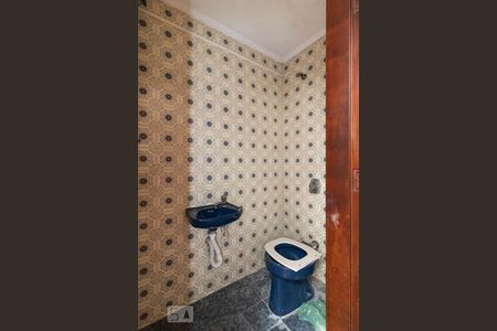 Casa à venda com 280m², 4 quartos e 3 vagas Casa à venda com 280m², 4 quartos e 3 vagasBanheiro de Serviço