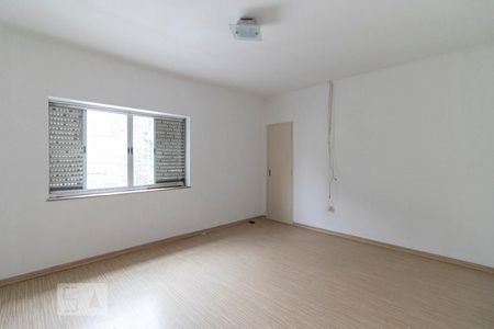 Casa à venda com 280m², 4 quartos e 3 vagas Casa à venda com 280m², 4 quartos e 3 vagasQuarto 1