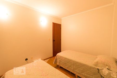 Apartamento à venda com 107m², 3 quartos e 2 vagasQuarto 2 