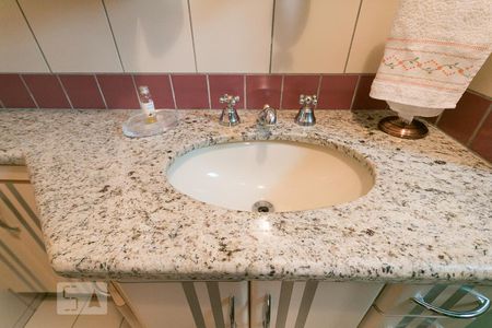 Apartamento à venda com 107m², 3 quartos e 2 vagasBanheiro da suíte 