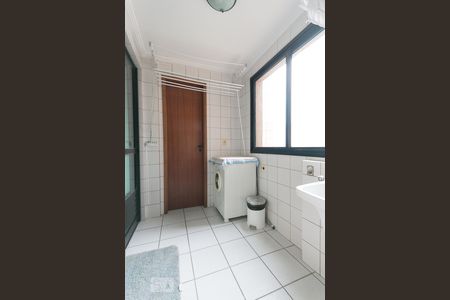 Apartamento à venda com 107m², 3 quartos e 2 vagasÁrea de serviço 