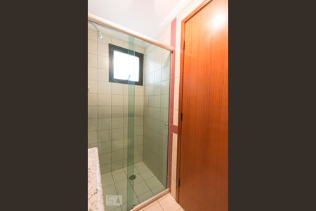 Apartamento à venda com 107m², 3 quartos e 2 vagasBanheiro da suíte 