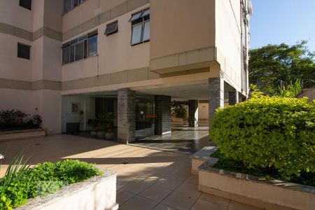 Apartamento para alugar com 100m², 3 quartos e 1 vaga Apartamento para alugar com 100m², 3 quartos e 1 vagaEntrada Edifício