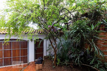 Vista de casa à venda com 3 quartos, 300m² em Jardim Oriental, São Paulo