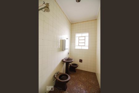 Casa à venda com 200m², 3 quartos e sem vaga Casa à venda com 200m², 3 quartos e sem vagaBanheiro