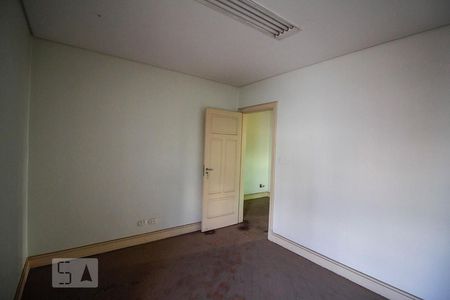 Casa à venda com 200m², 3 quartos e sem vaga Casa à venda com 200m², 3 quartos e sem vagaQuarto