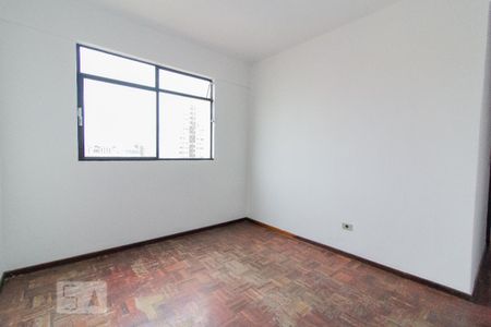 Quarto 1 de apartamento para alugar com 2 quartos, 50m² em Centro, Curitiba
