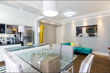 Sala de Apartamento com 2 quartos, 69m² Vila Lusitânia